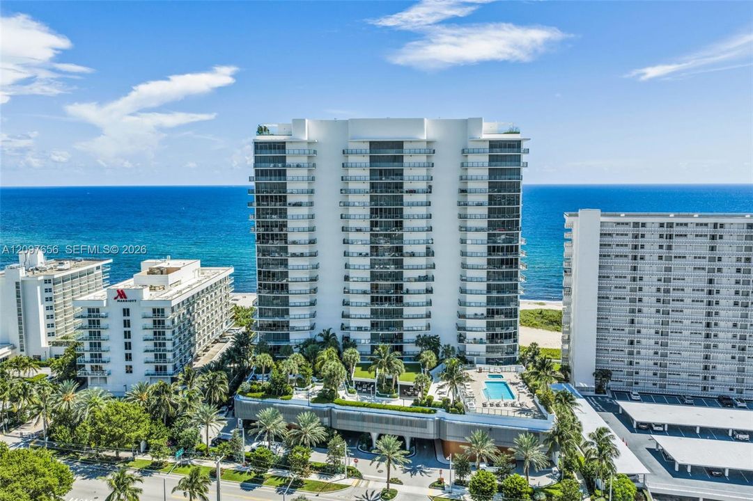 En Venta: $3,450,000 (3 camas, 3 baños, 2418 Pies cuadrados)