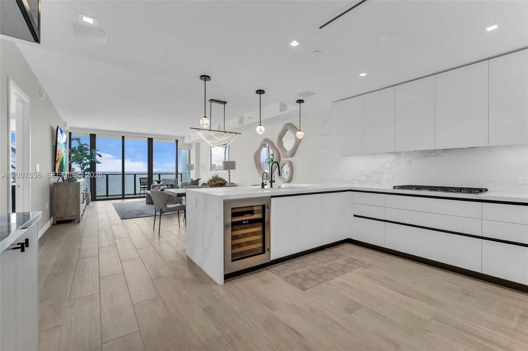 En Venta: $3,450,000 (3 camas, 3 baños, 2418 Pies cuadrados)