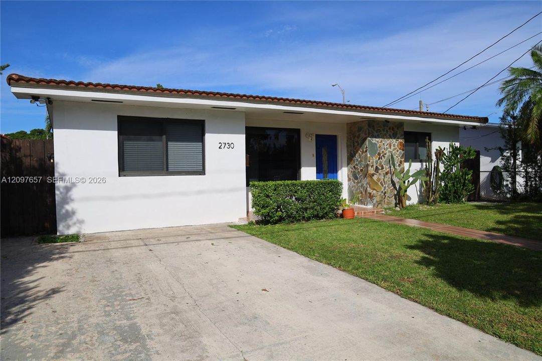 For Sale: $899,000 (3 beds, 3 baths, 1441 Square Feet)