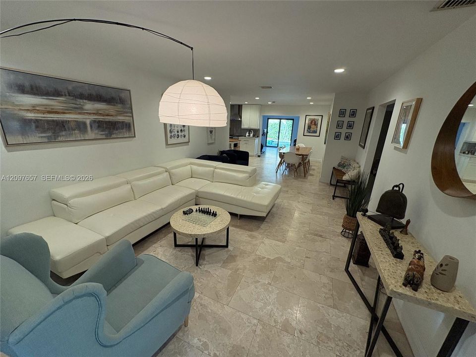 For Sale: $899,000 (3 beds, 3 baths, 1441 Square Feet)