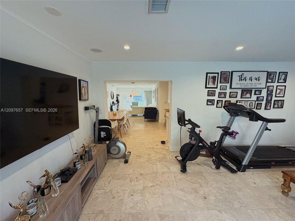 For Sale: $899,000 (3 beds, 3 baths, 1441 Square Feet)