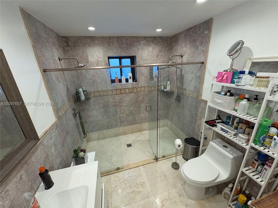For Sale: $899,000 (3 beds, 3 baths, 1441 Square Feet)