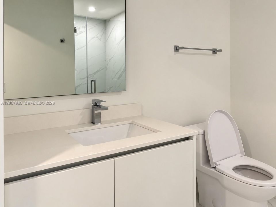For Rent: $7,000 (1 beds, 2 baths, 966 Square Feet)
