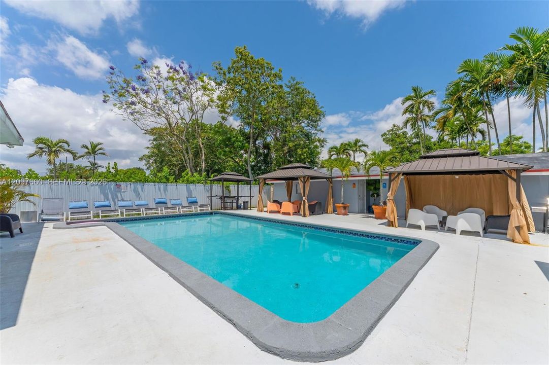 For Sale: $1,425,000 (7 beds, 5 baths, 2332 Square Feet)