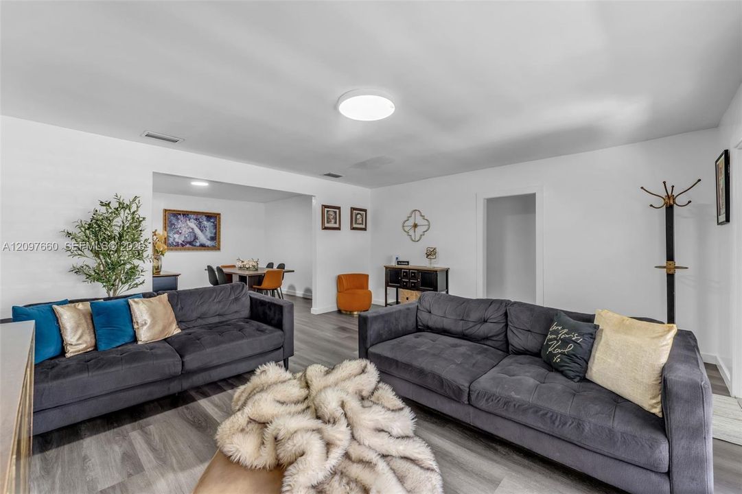 For Sale: $1,425,000 (7 beds, 5 baths, 2332 Square Feet)