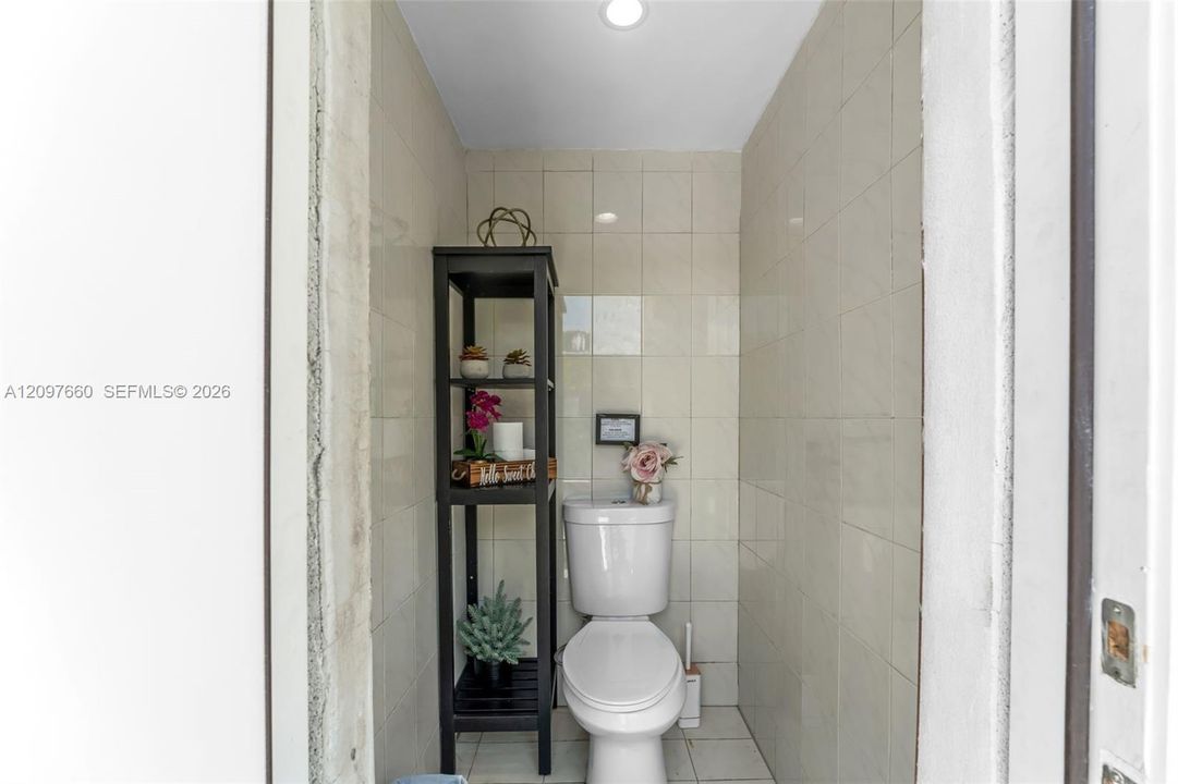 For Sale: $1,425,000 (7 beds, 5 baths, 2332 Square Feet)