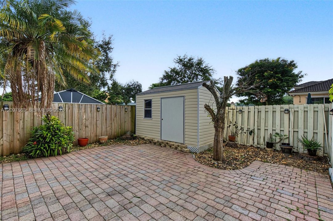 For Sale: $375,000 (2 beds, 2 baths, 1130 Square Feet)