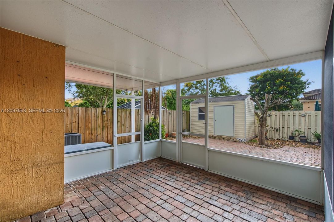 For Sale: $375,000 (2 beds, 2 baths, 1130 Square Feet)