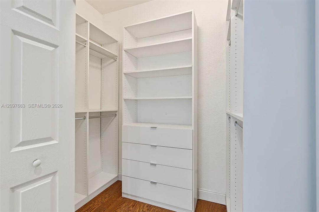 For Sale: $375,000 (2 beds, 2 baths, 1130 Square Feet)