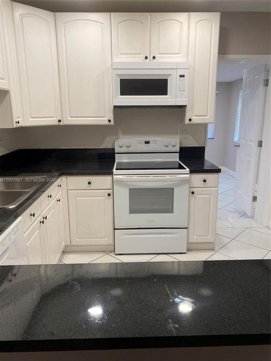 For Sale: $439,000 (4 beds, 2 baths, 1109 Square Feet)