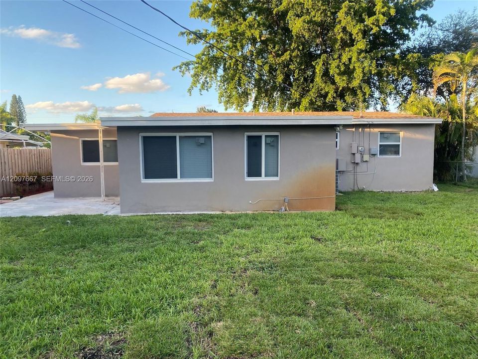 For Sale: $439,000 (4 beds, 2 baths, 1109 Square Feet)