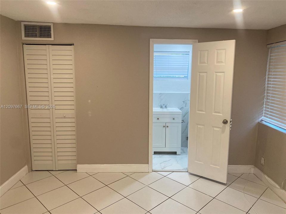 For Sale: $439,000 (4 beds, 2 baths, 1109 Square Feet)
