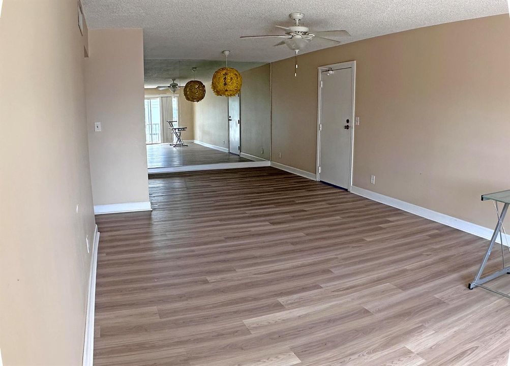 Living room/dining room
