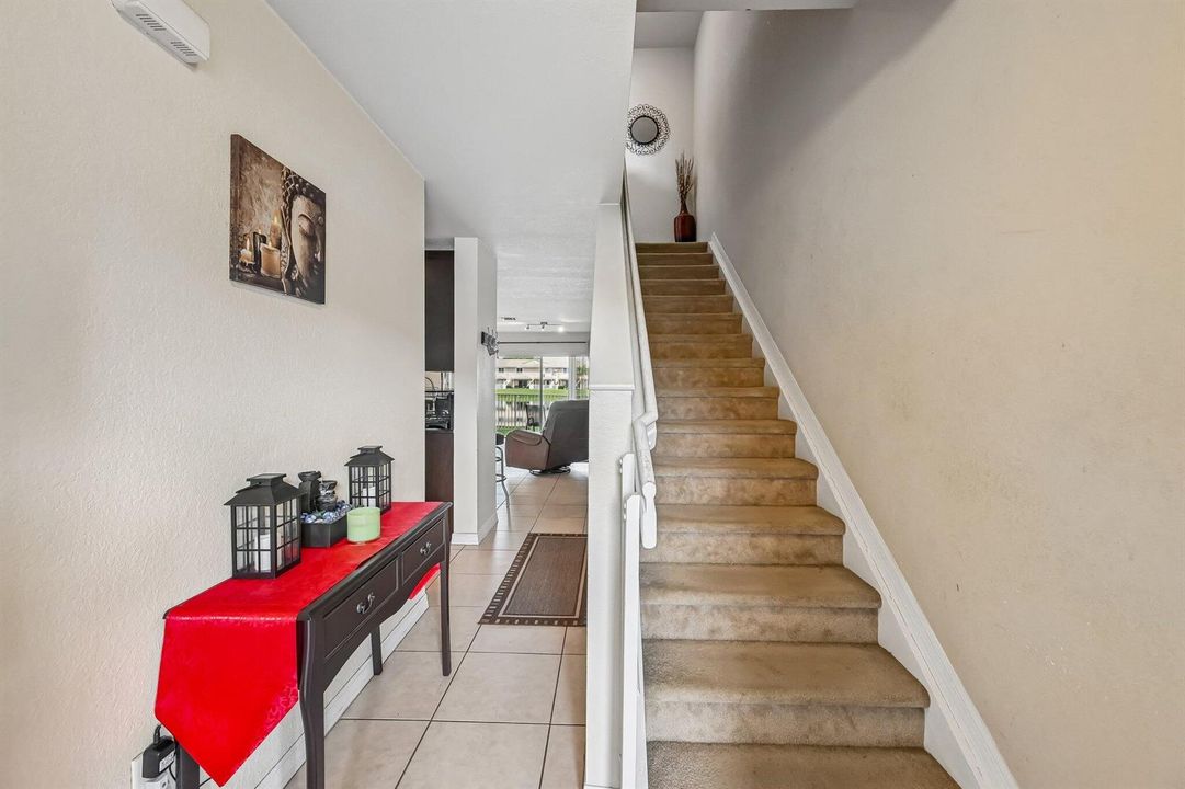 Shonda Jackson Stairs & Entry Way