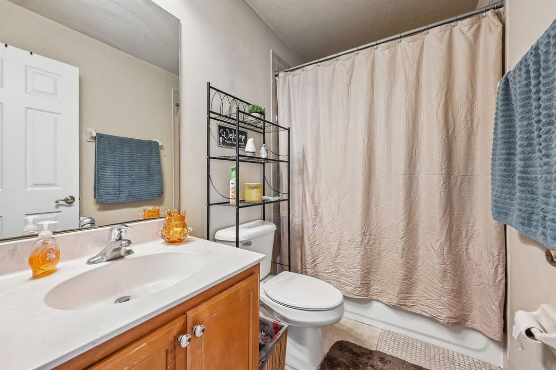 Shonda Jackson Guest Bathroom