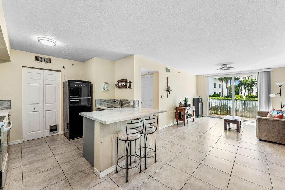 004-603VillaCircle-BoyntonBeach-FL-33435
