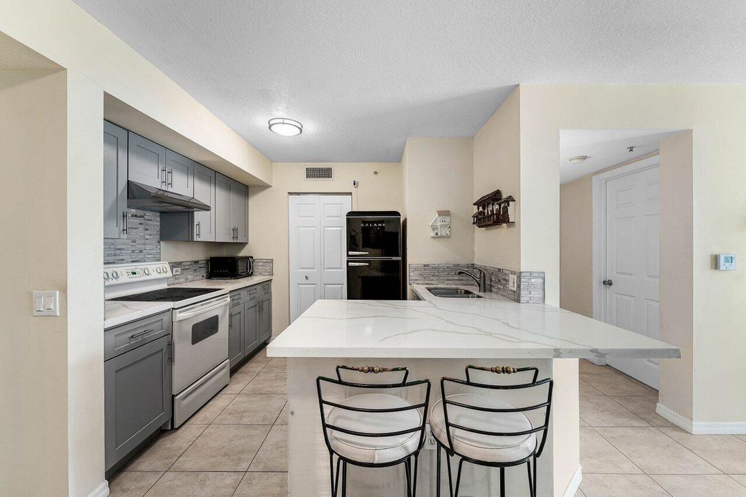 006-603VillaCircle-BoyntonBeach-FL-33435
