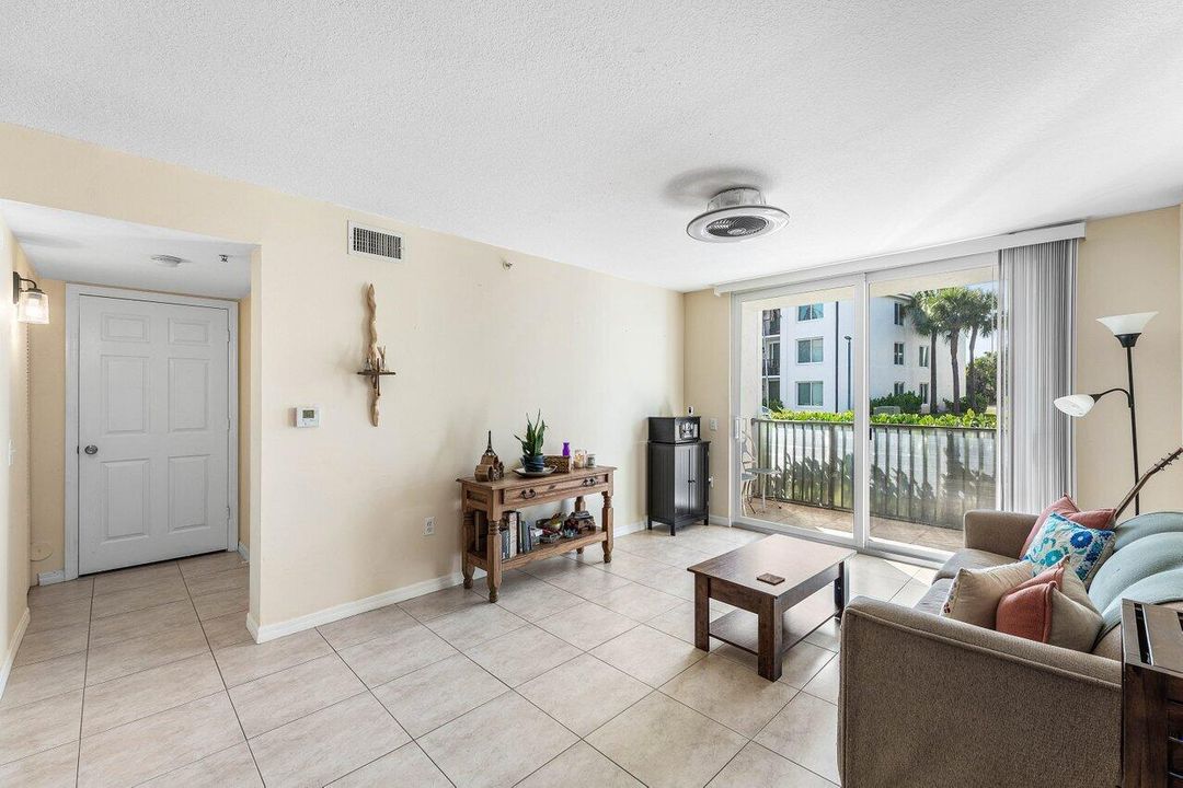 012-603VillaCircle-BoyntonBeach-FL-33435