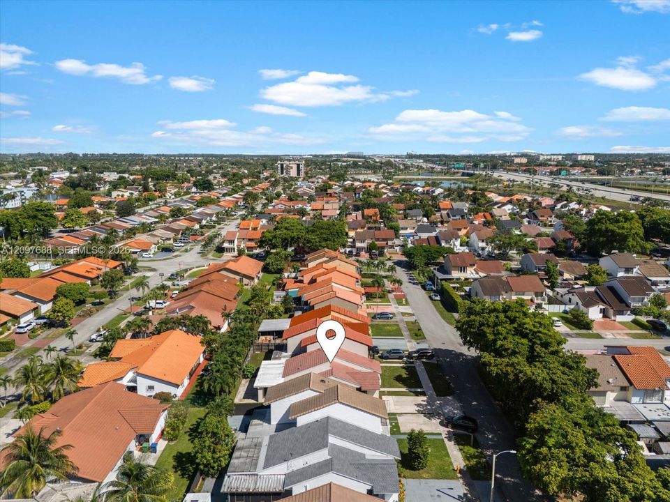 En Venta: $485,000 (4 camas, 2 baños, 1347 Pies cuadrados)