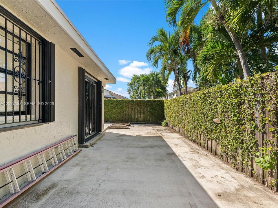 En Venta: $485,000 (4 camas, 2 baños, 1347 Pies cuadrados)