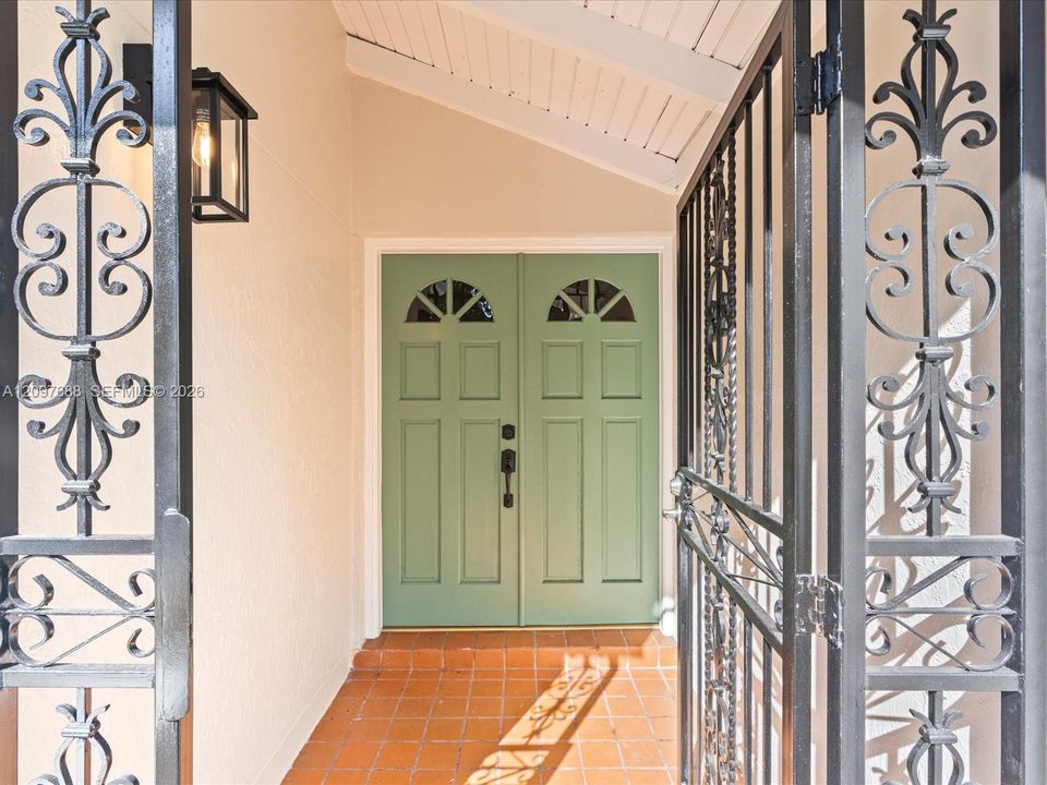 En Venta: $485,000 (4 camas, 2 baños, 1347 Pies cuadrados)