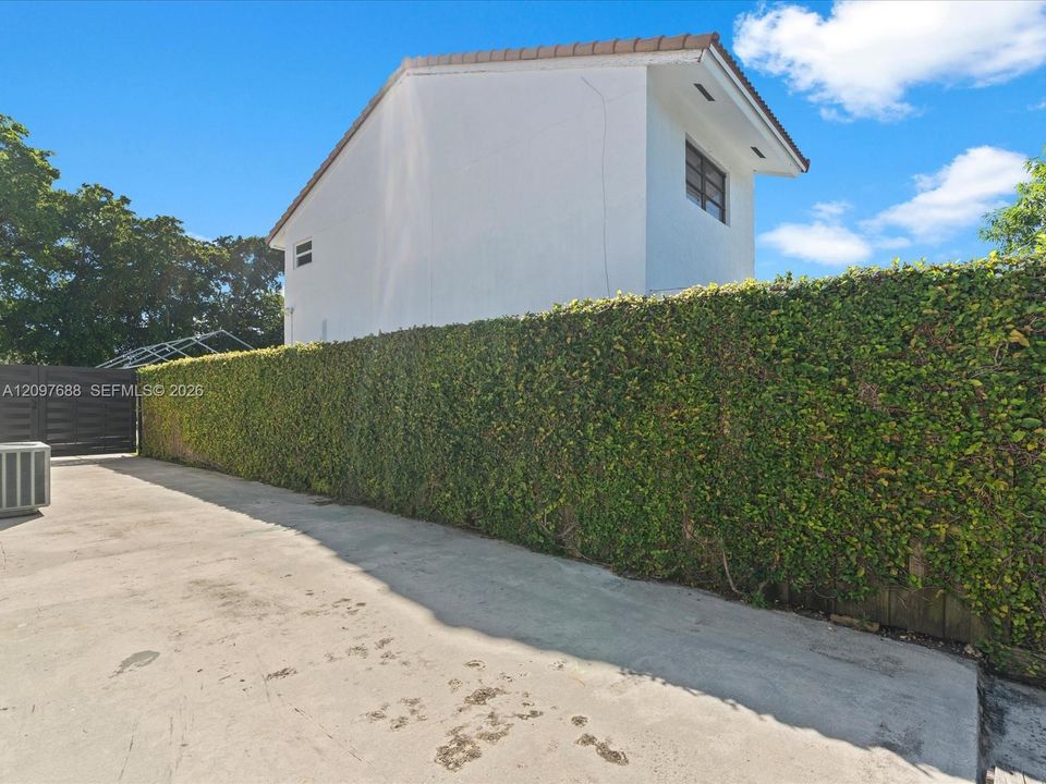 En Venta: $485,000 (4 camas, 2 baños, 1347 Pies cuadrados)