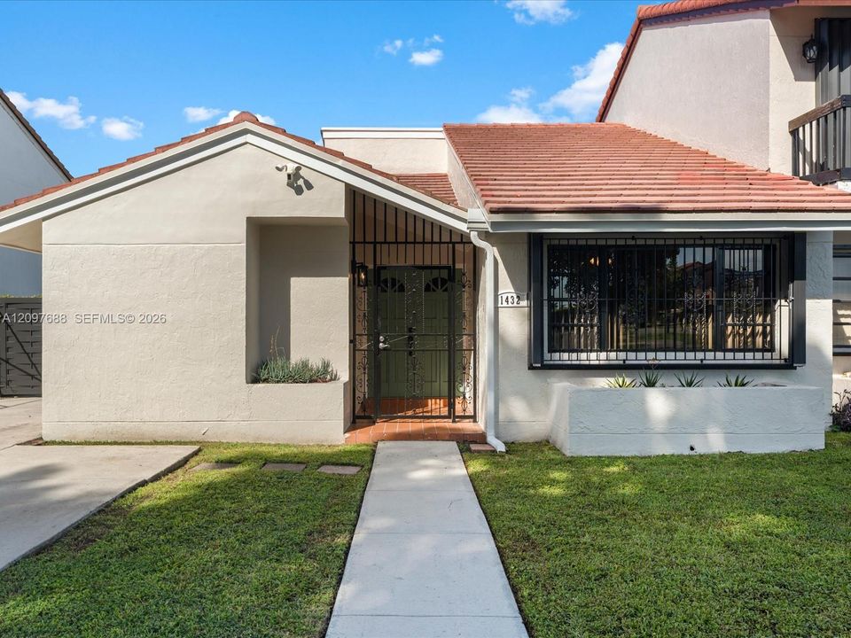 En Venta: $485,000 (4 camas, 2 baños, 1347 Pies cuadrados)
