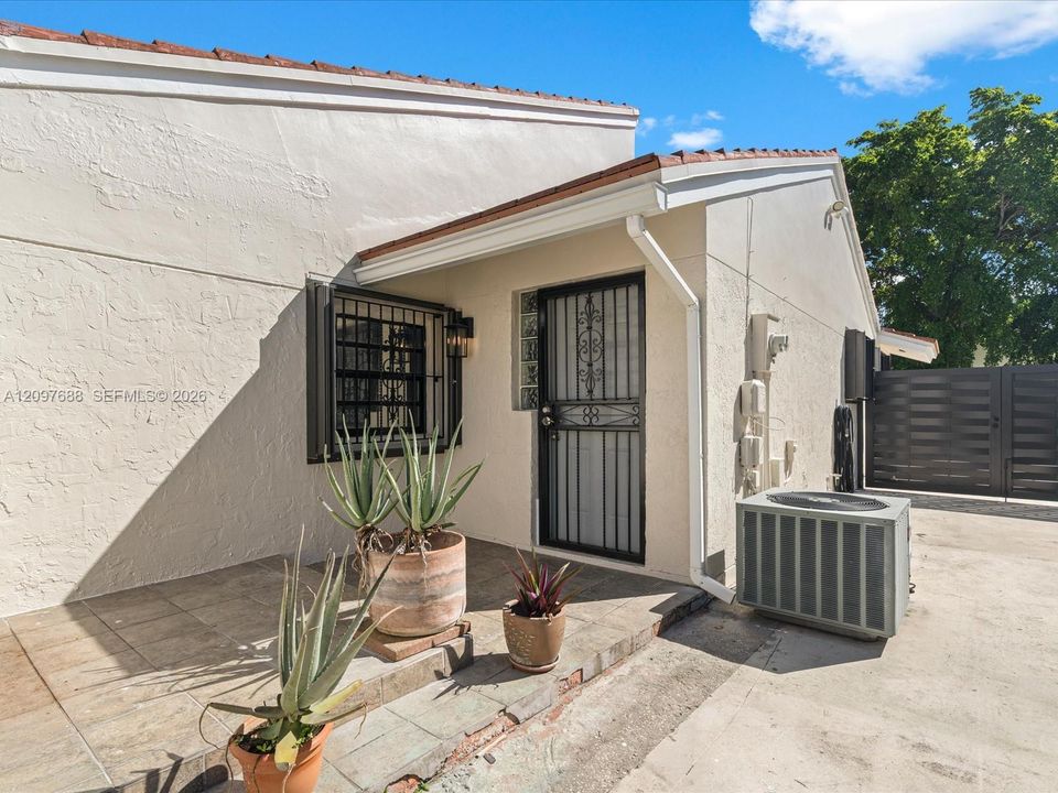 En Venta: $485,000 (4 camas, 2 baños, 1347 Pies cuadrados)