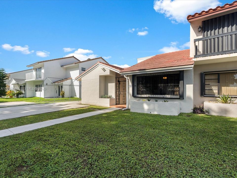 En Venta: $485,000 (4 camas, 2 baños, 1347 Pies cuadrados)
