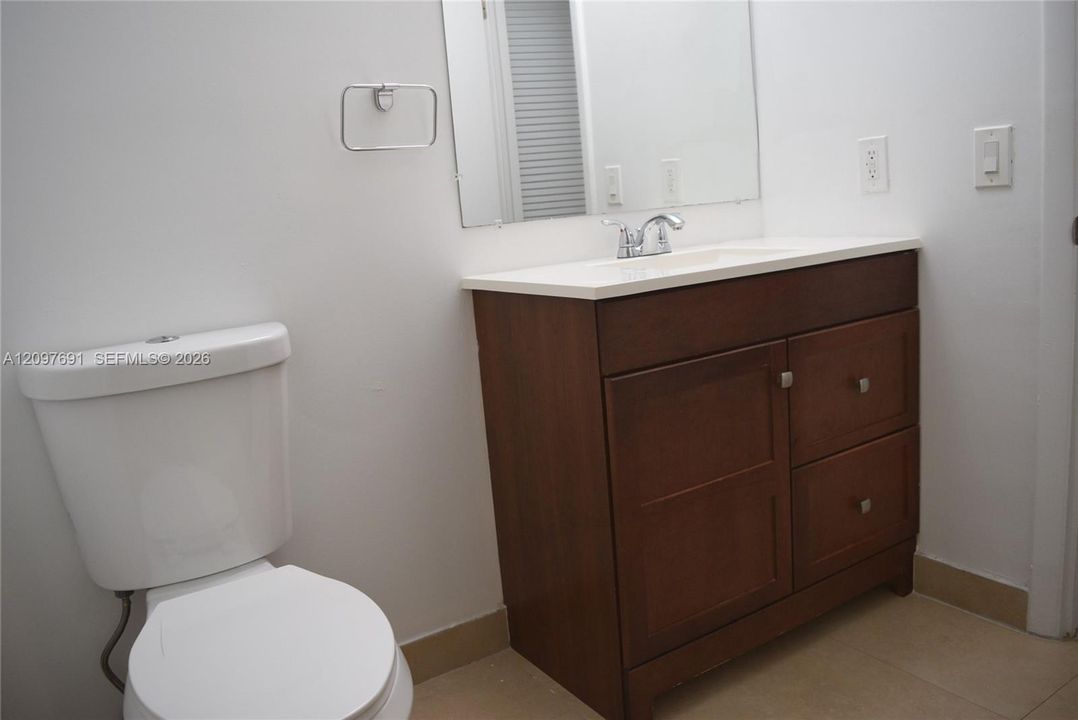 For Rent: $2,800 (2 beds, 2 baths, 972 Square Feet)
