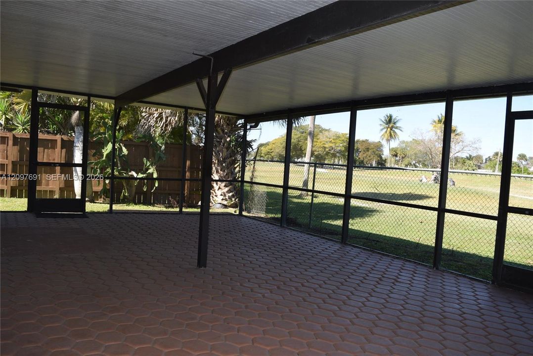 For Rent: $2,800 (2 beds, 2 baths, 972 Square Feet)