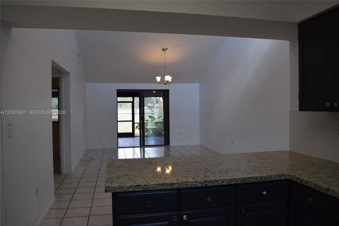 For Rent: $2,800 (2 beds, 2 baths, 972 Square Feet)