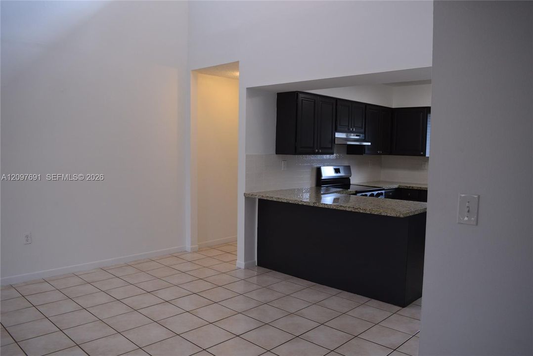For Rent: $2,800 (2 beds, 2 baths, 972 Square Feet)