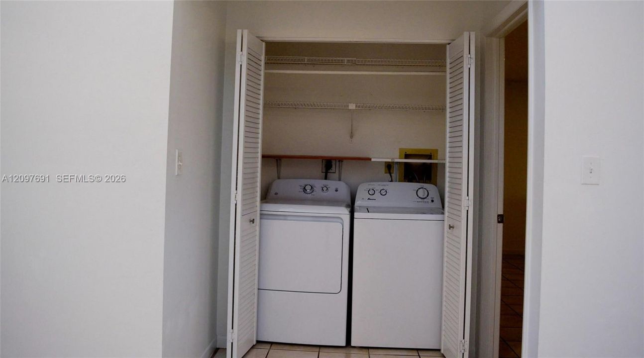 For Rent: $2,800 (2 beds, 2 baths, 972 Square Feet)