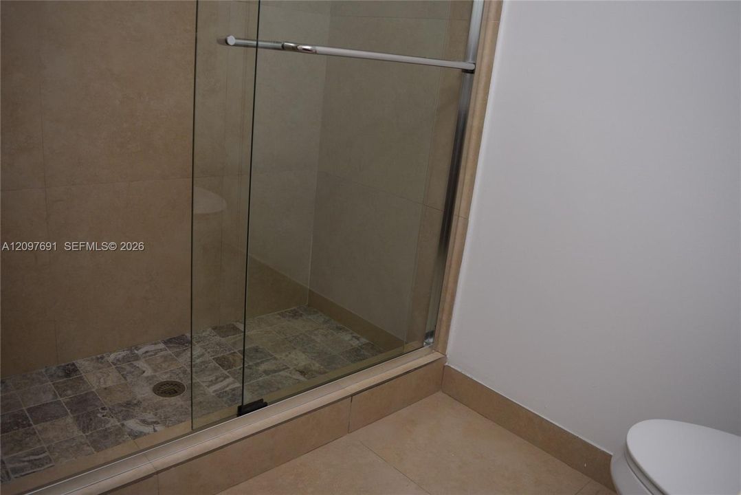 For Rent: $2,800 (2 beds, 2 baths, 972 Square Feet)