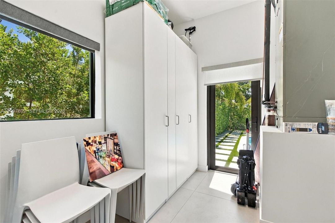 For Sale: $3,799,000 (4 beds, 3 baths, 2587 Square Feet)