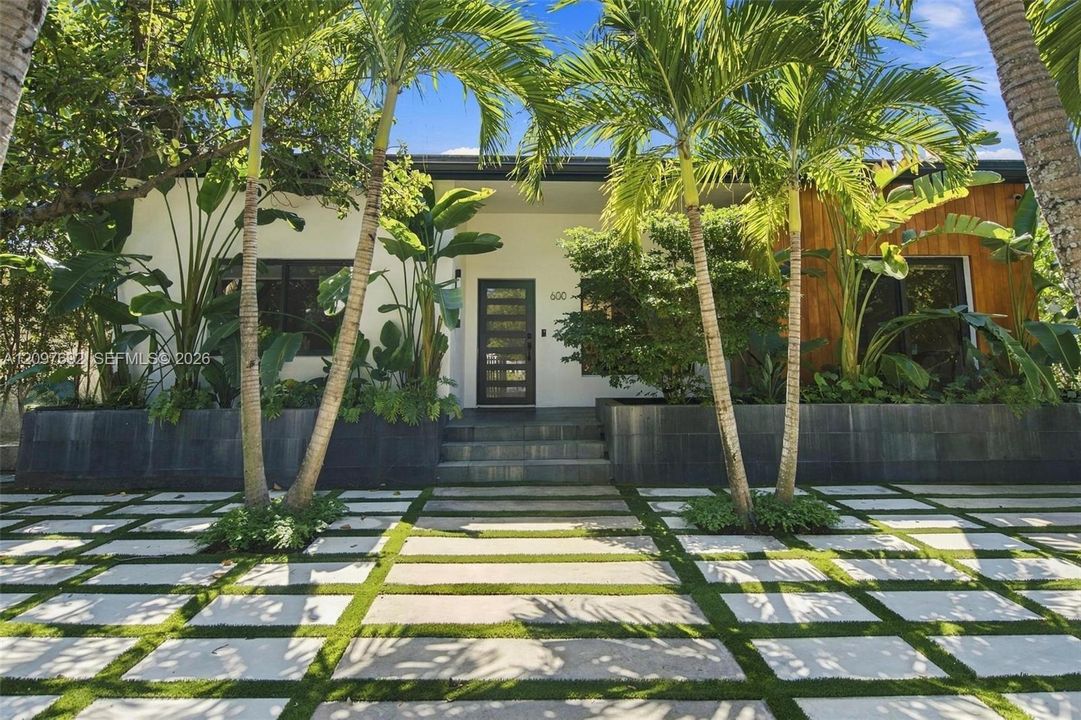 For Sale: $3,799,000 (4 beds, 3 baths, 2587 Square Feet)
