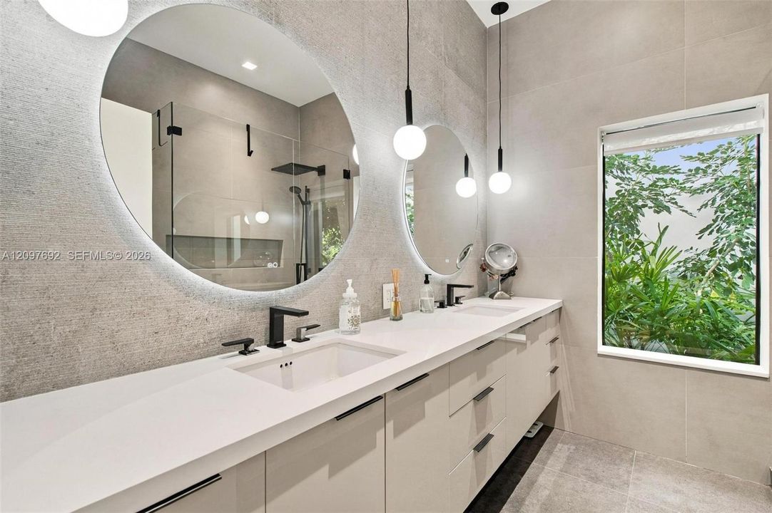 For Sale: $3,799,000 (4 beds, 3 baths, 2587 Square Feet)