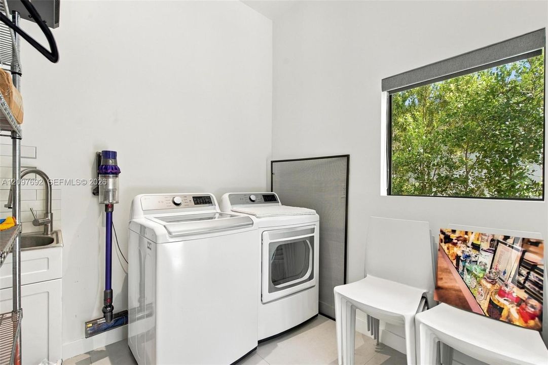 For Sale: $3,799,000 (4 beds, 3 baths, 2587 Square Feet)