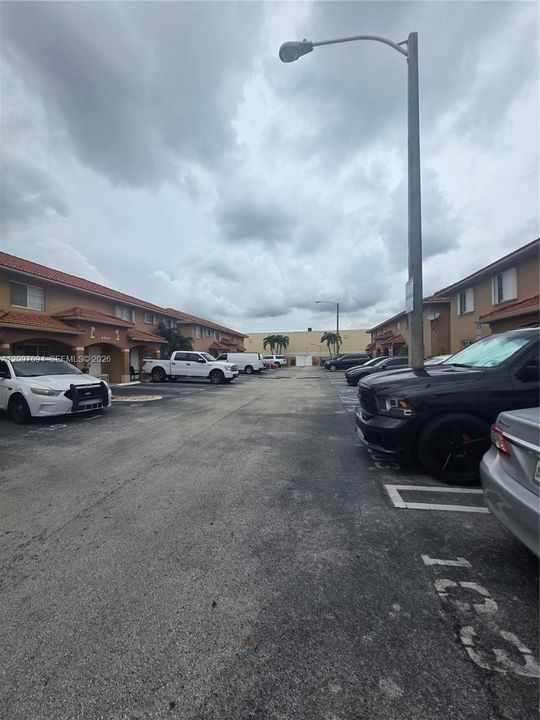 For Sale: $390,000 (3 beds, 2 baths, 1270 Square Feet)