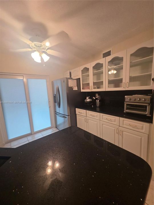 For Sale: $390,000 (3 beds, 2 baths, 1270 Square Feet)
