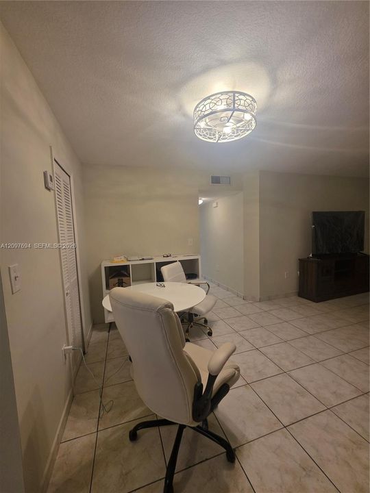 For Sale: $390,000 (3 beds, 2 baths, 1270 Square Feet)