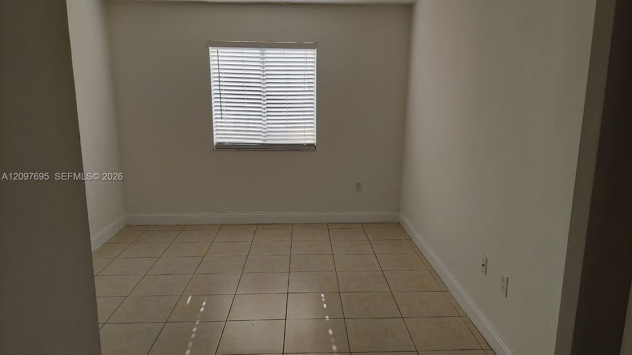 В аренду: $2,250 (2 спален, 2 ванн, 877 Квадратных фут)