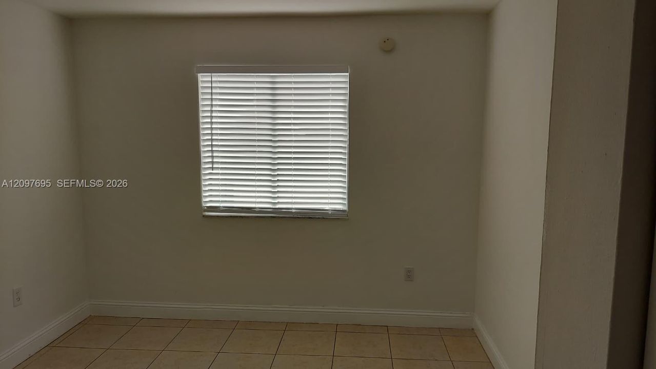 В аренду: $2,250 (2 спален, 2 ванн, 877 Квадратных фут)