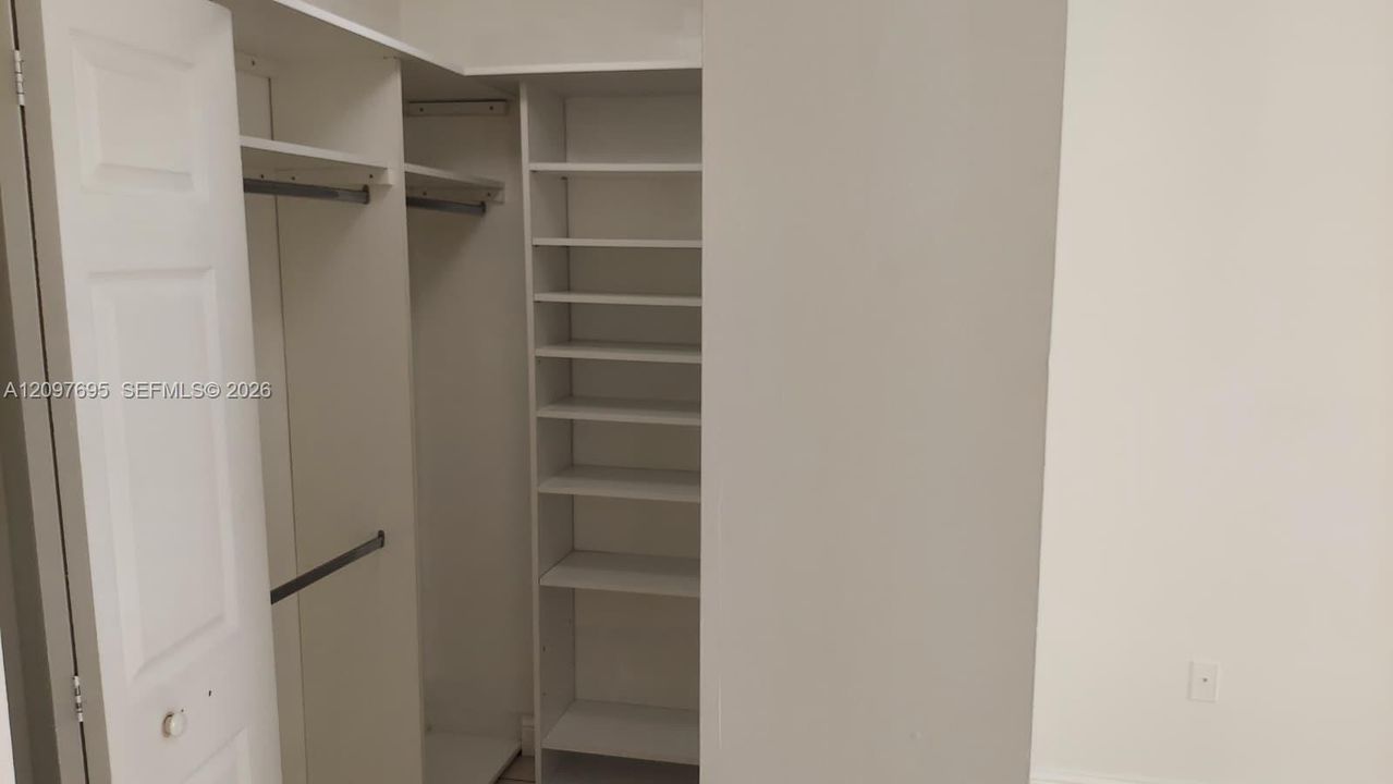 В аренду: $2,250 (2 спален, 2 ванн, 877 Квадратных фут)