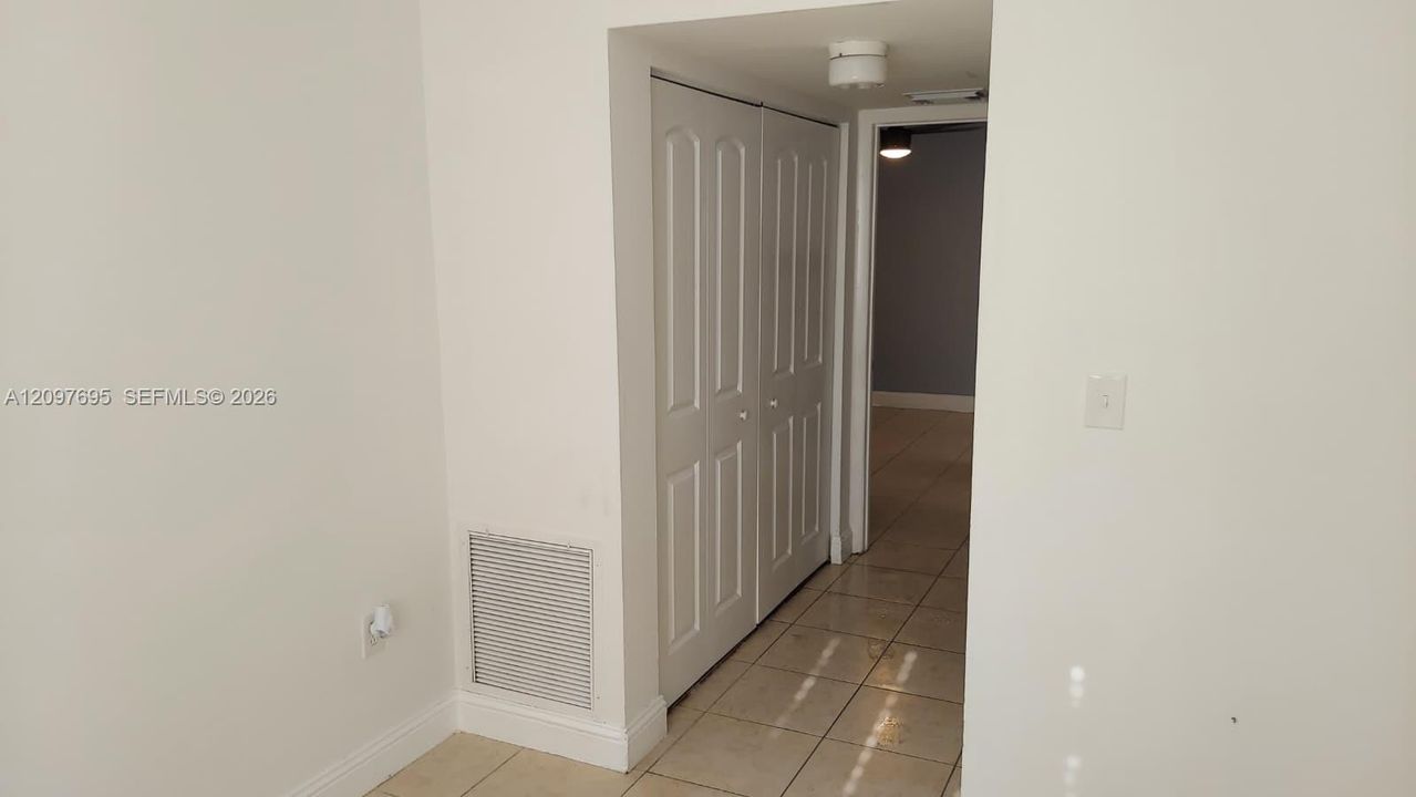 В аренду: $2,250 (2 спален, 2 ванн, 877 Квадратных фут)