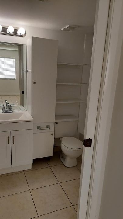 В аренду: $2,250 (2 спален, 2 ванн, 877 Квадратных фут)