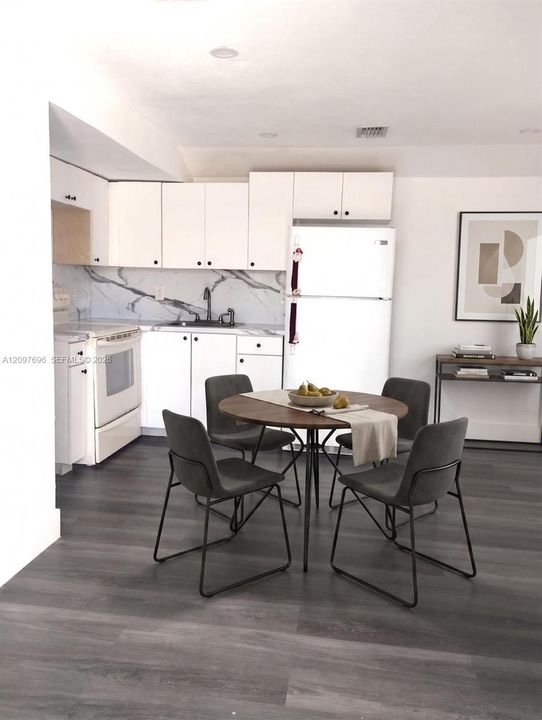 For Rent: $2,100 (2 beds, 1 baths, 1253 Square Feet)