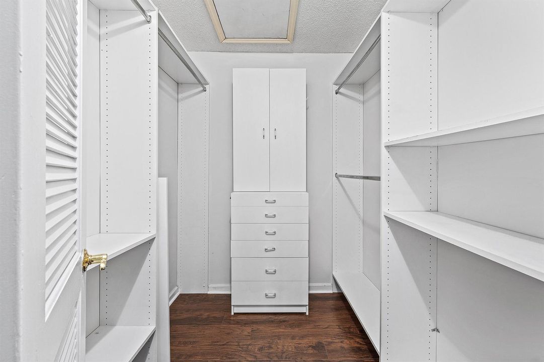Huge Primary bedroom