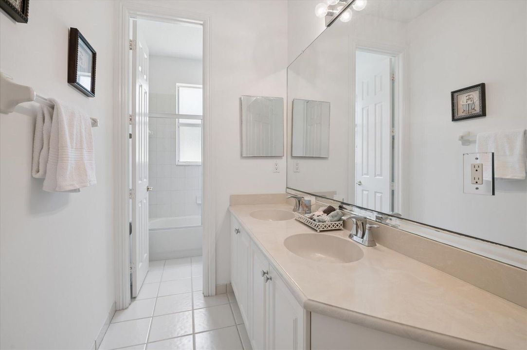 25-Klein-7248 NW 108th Ave-25